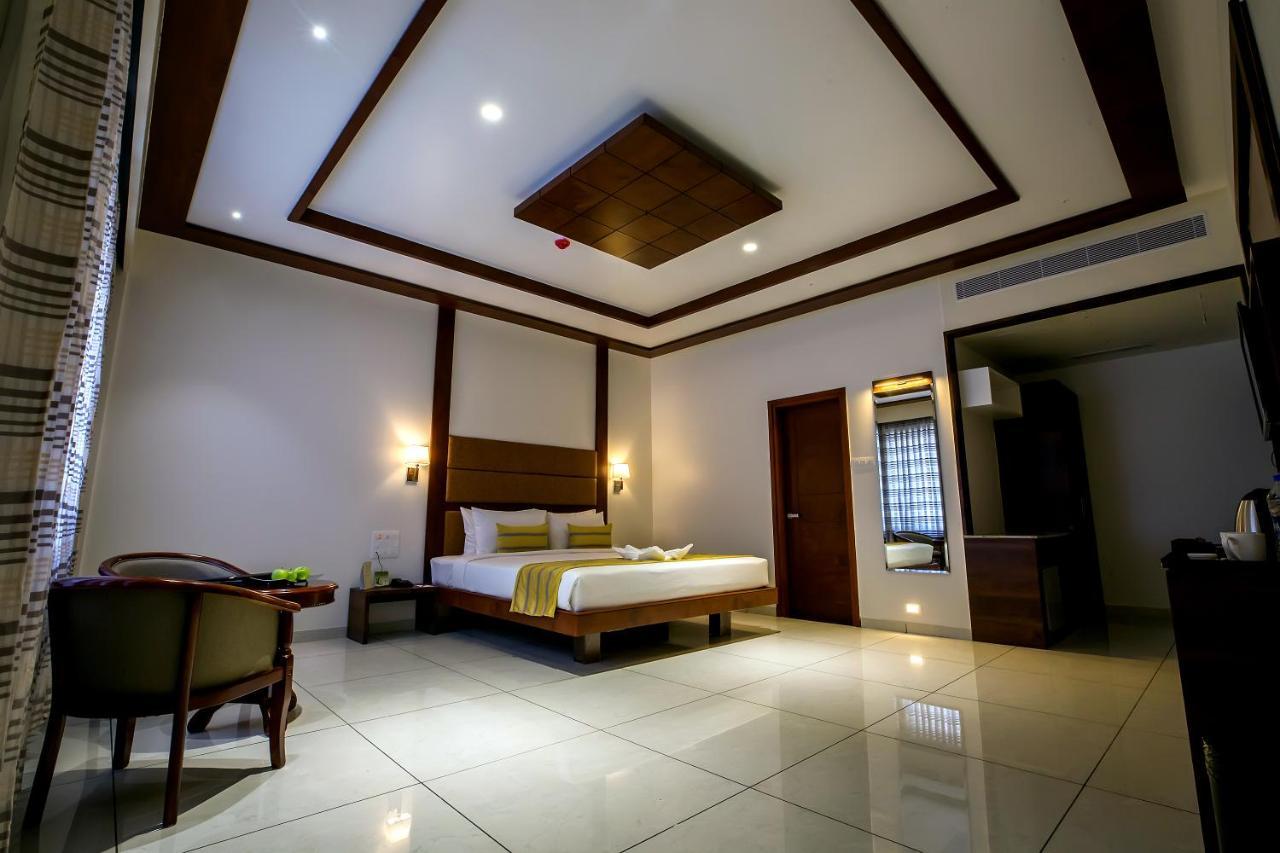 เดอะ เฟิร์น เรซิเดนซี วิชัยปุระ Hotel บิจาปุร์ ภายนอก รูปภาพ