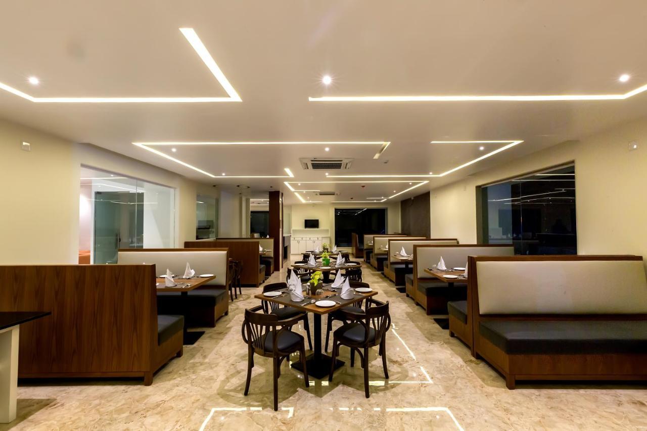 เดอะ เฟิร์น เรซิเดนซี วิชัยปุระ Hotel บิจาปุร์ ภายนอก รูปภาพ